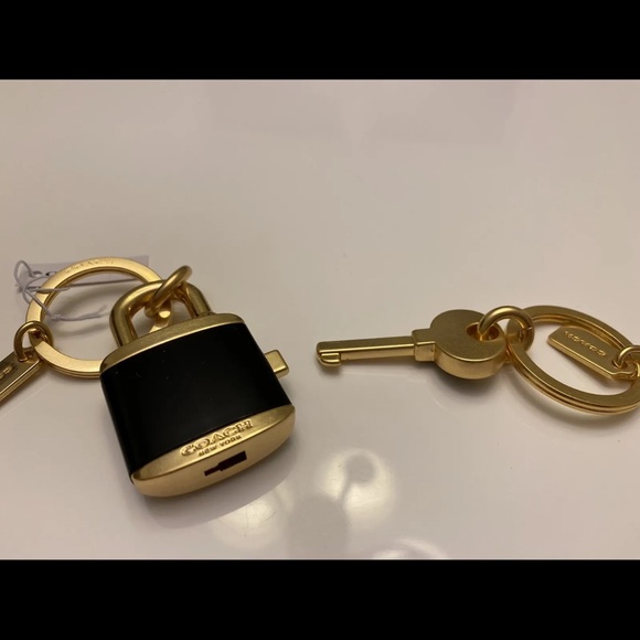 NWT COACH Lock And Key Bag Charm Key Ring C1679 BLACK - Picture 12 of 12